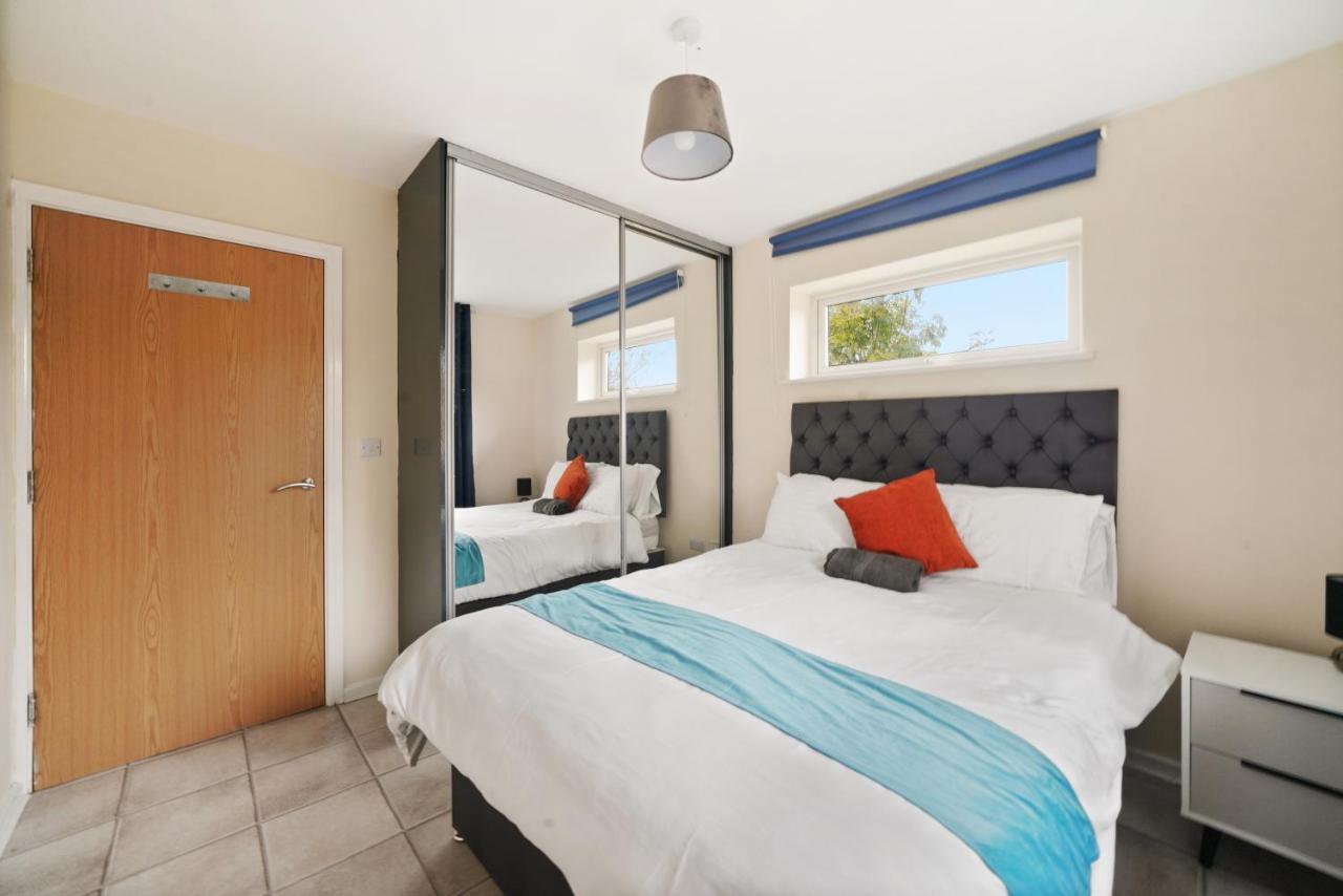 Peaceful 2Br Flat With Historic Bottle Kilns View & Free Parking Located Near City Centre Stoke-on-Trent Exterior foto