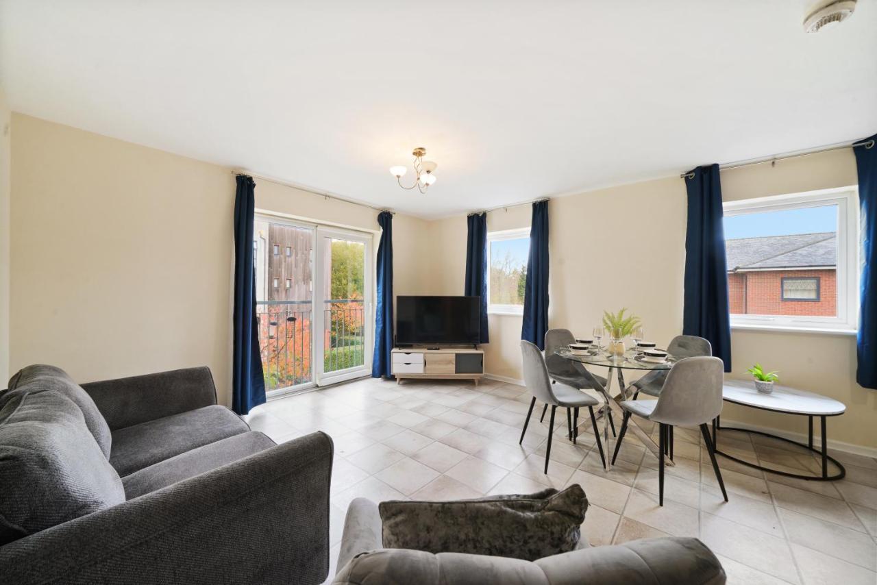 Peaceful 2Br Flat With Historic Bottle Kilns View & Free Parking Located Near City Centre Stoke-on-Trent Exterior foto